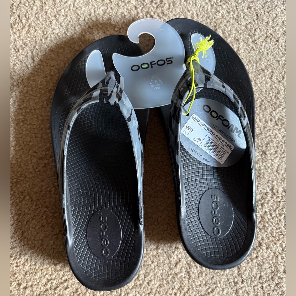 New Oofos Original Recovery Black Gray Camo Flipflops Sandals Size 9 Womens